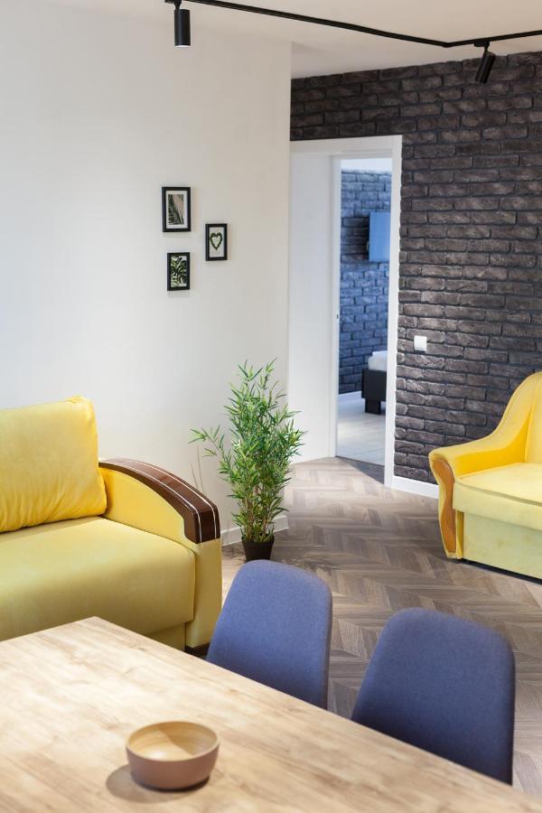 Leogrand Apartments On Svobody Avenue 6-8 Leopoli Esterno foto